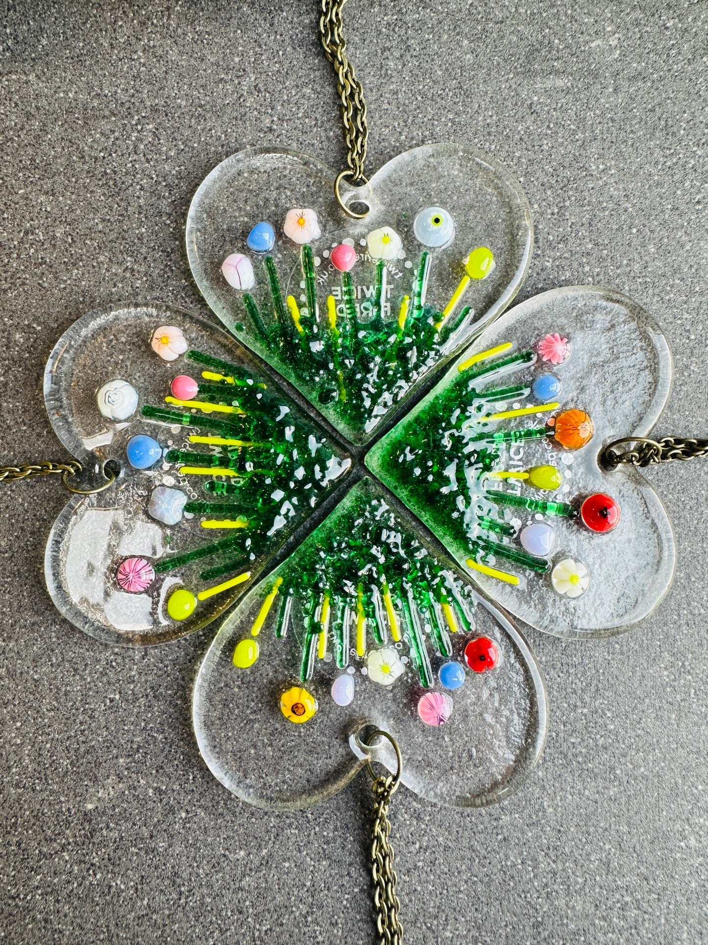 Fused Glass Floral Heart Hanger – Handmade Flower Decoration, Mother’s Day Gift, Romantic Keepsake, Luxury Gift Box