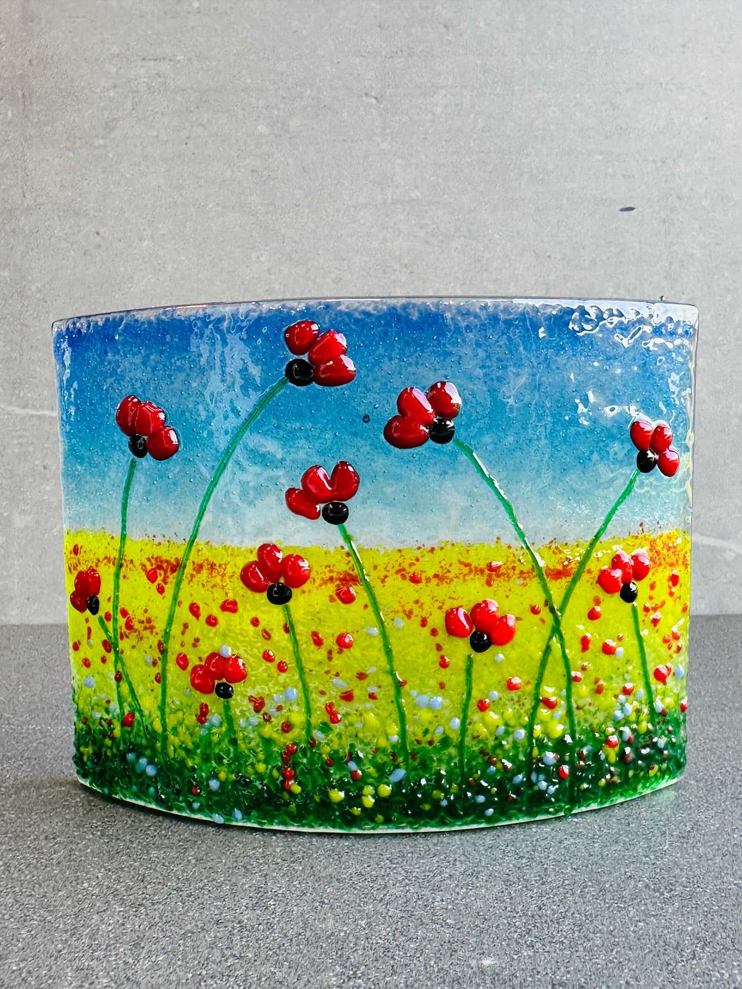 Medium Fused Glass Poppy Curve – Handmade Floral Art, Remembrance Gift, Poppy Home Decor, Nature-Inspired Glass Art, Unique Gift