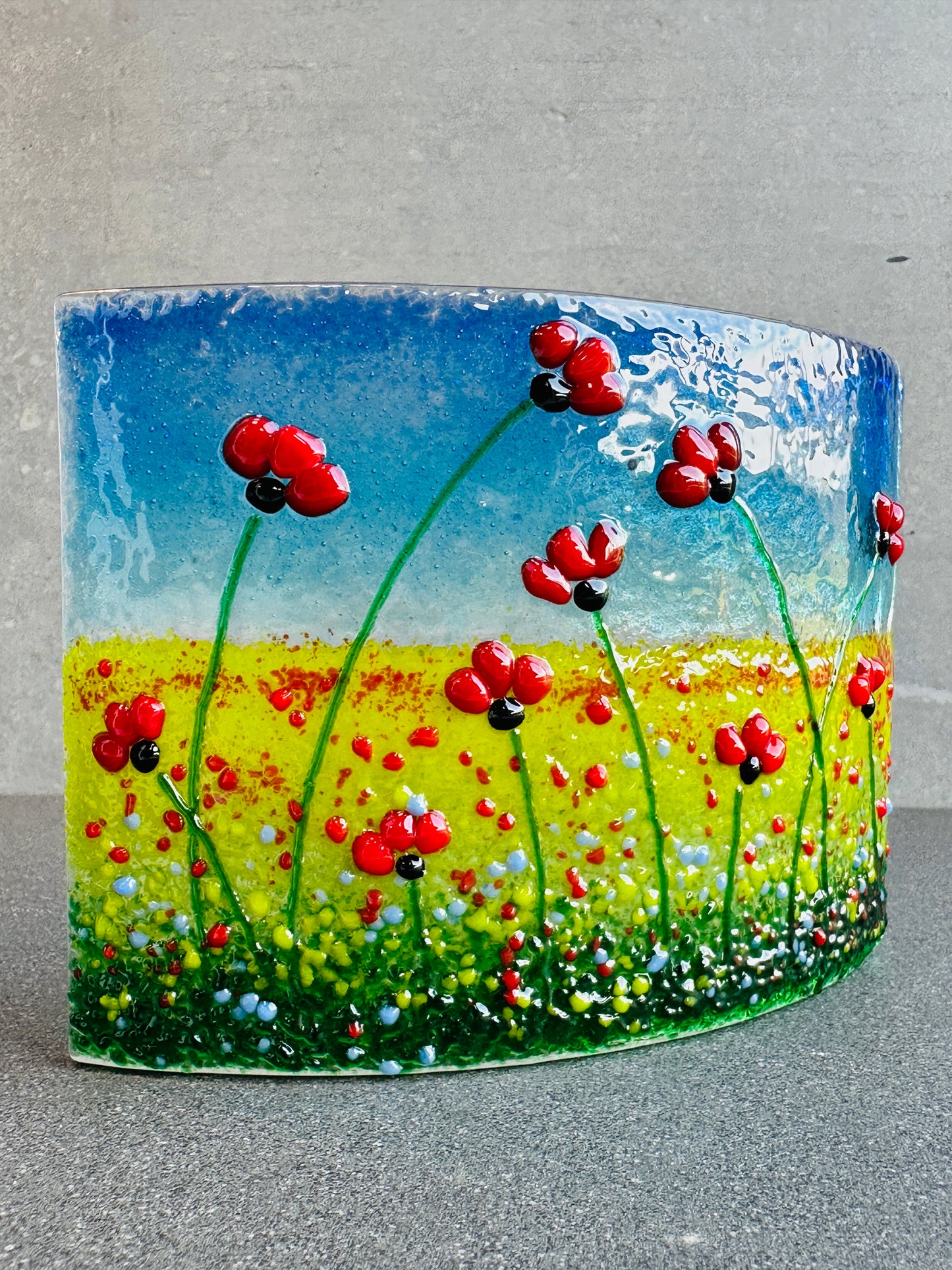 Medium Fused Glass Poppy Curve – Handmade Floral Art, Remembrance Gift, Poppy Home Decor, Nature-Inspired Glass Art, Unique Gift