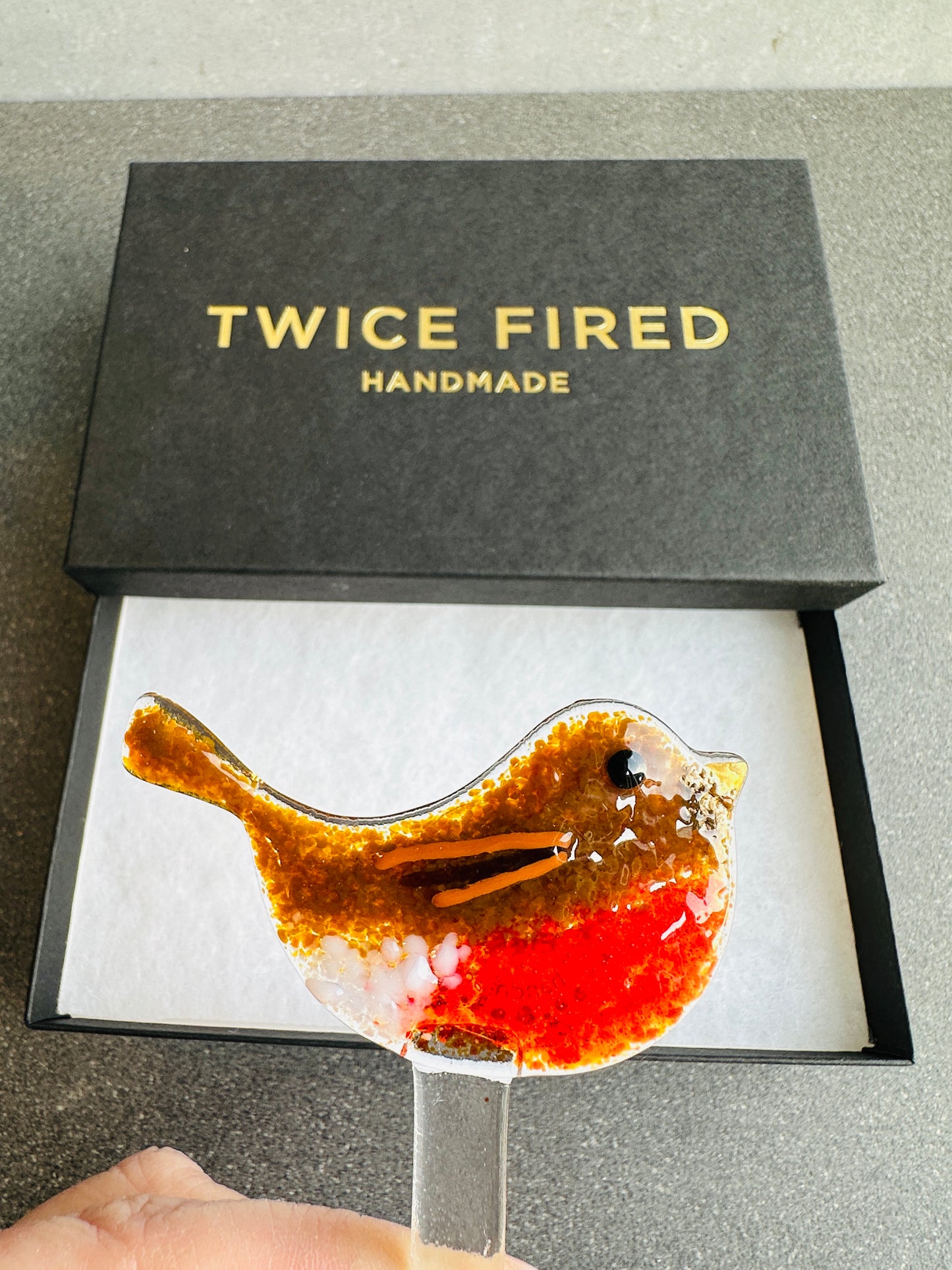 Fused Glass Robin Hanger/Plant Stake – Handmade Bird Decoration, Garden Wildlife Gift, Remembrance Ornament, Christmas Robin, Luxury Gift Box