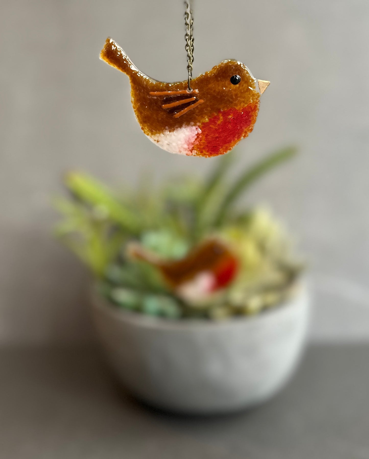 Fused Glass Robin Hanger/Plant Stake – Handmade Bird Decoration, Garden Wildlife Gift, Remembrance Ornament, Christmas Robin, Luxury Gift Box