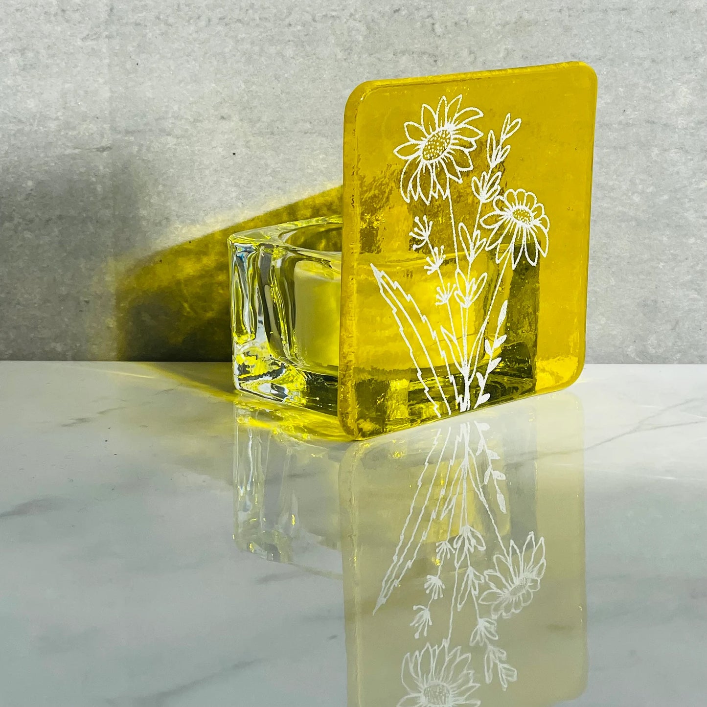 April Daisy - Tea Light