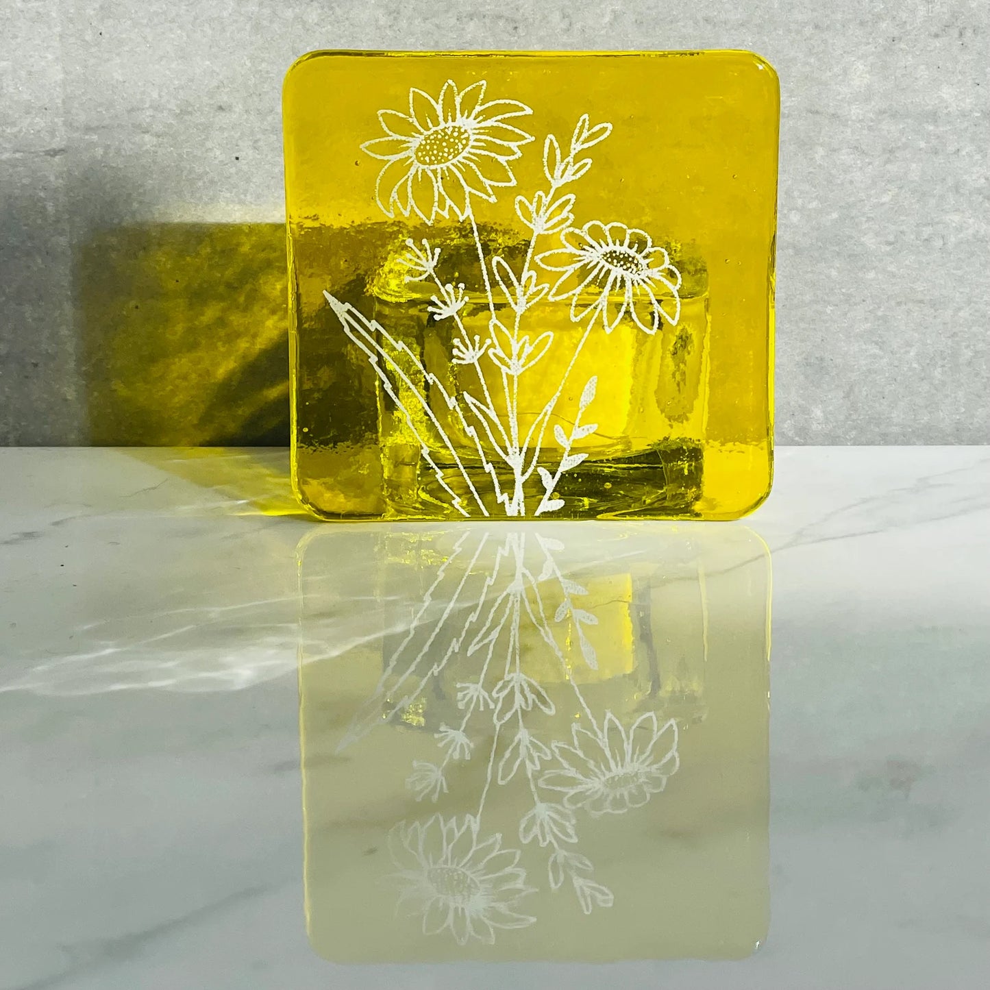 April Daisy - Tea Light